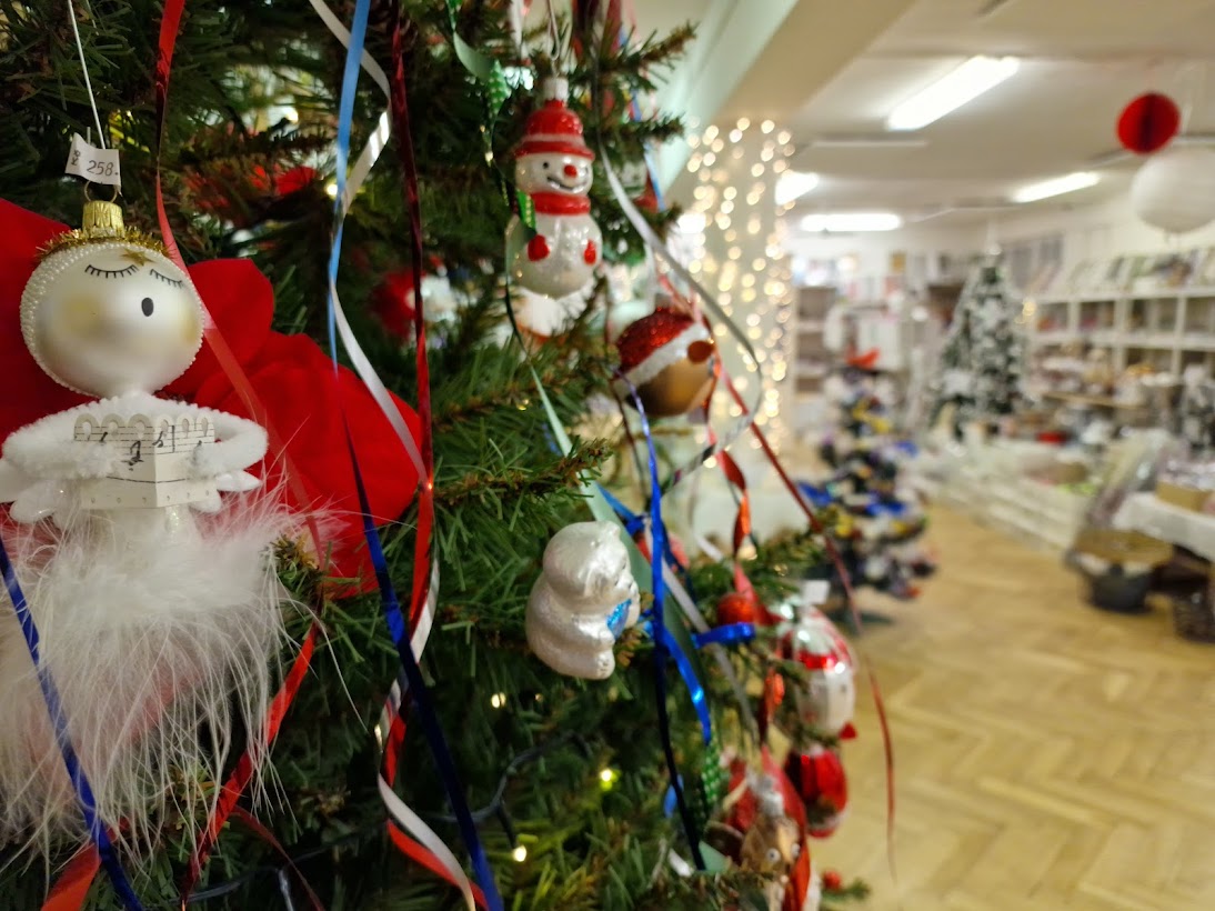 VÁNOČNÍ KRÁLOVSTVÍ Horní Bradlo - prodejna vánočních ozdob (4)